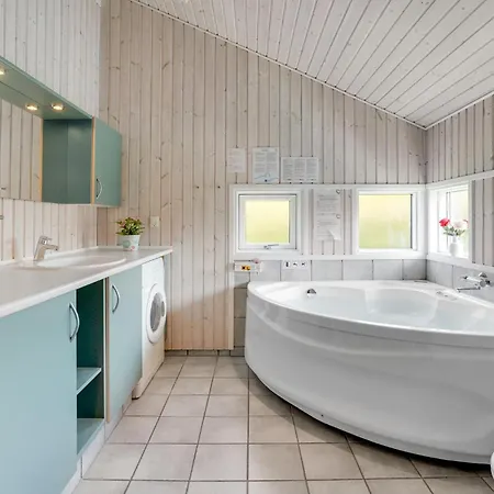 Amazing Home In Otterup With Sauna オテルプ